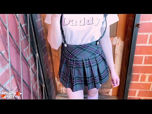 ❤️ ʻO ke kaikamahine kula e ʻū hohonu i kāna dick a hoʻopaʻa ʻia ma mua o nā papa. ❤️❌ Sluts ma haw.hentai-id.ru ️❤